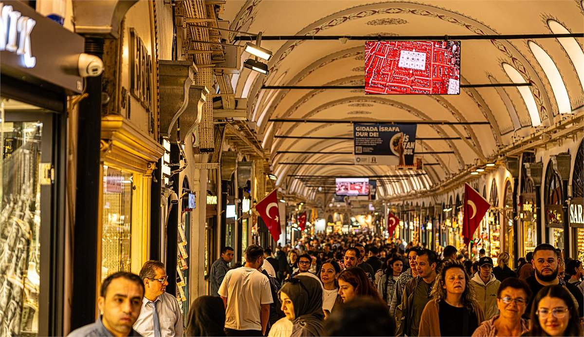 A busy covered street — Grand Bazaar tour with a local guide, Istanbul